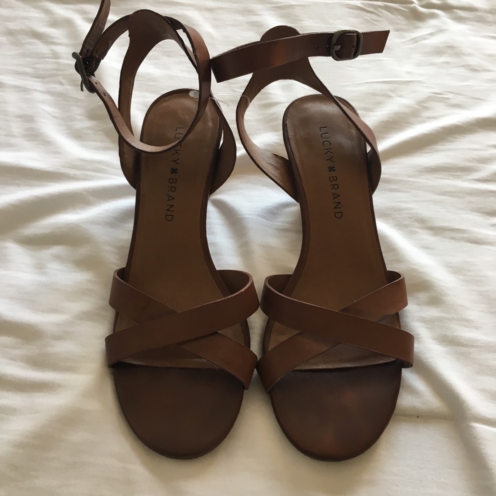 Lucky Brand, brown leather strap small heals